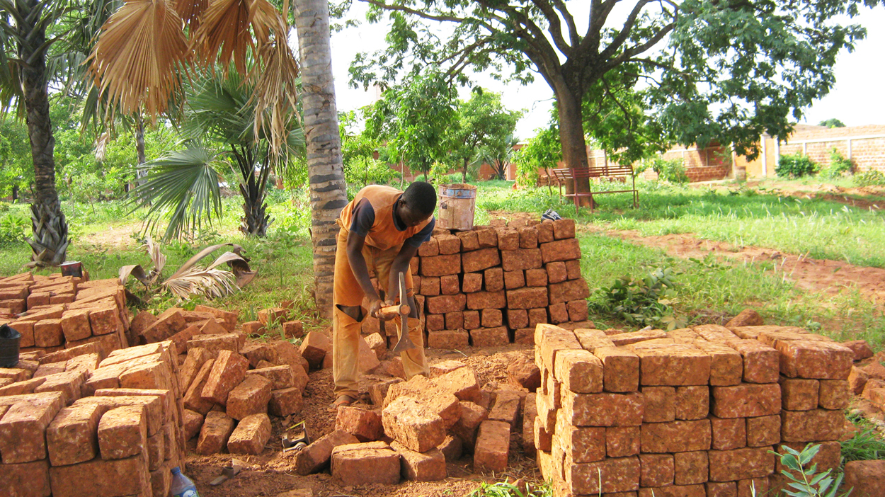 Travail des pierres pour la construction